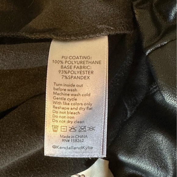 Kendall Kylie Black Legging Women's Medium Faux Vegan Leather Leggings Pants - Picture 3 of 7